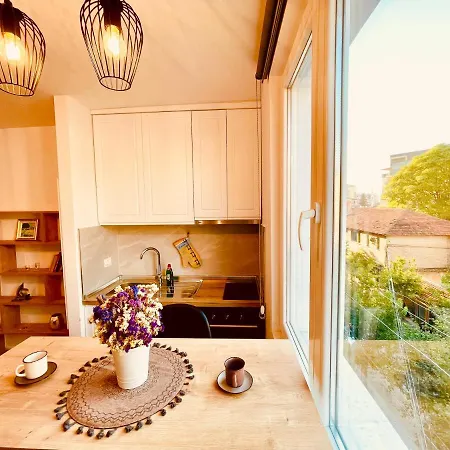 Appartamento 2, Tirana