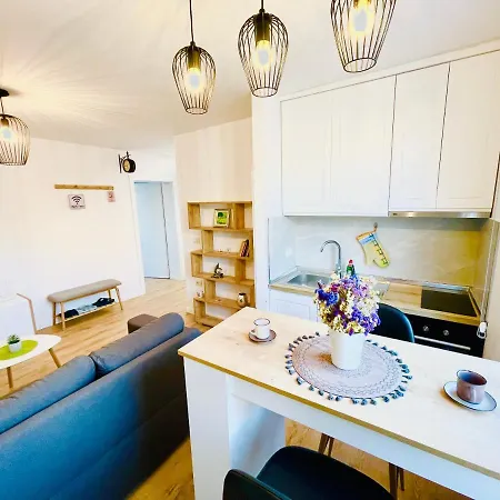 2, Apartamento Tirana