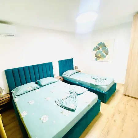 Apartamento 2, Tirana