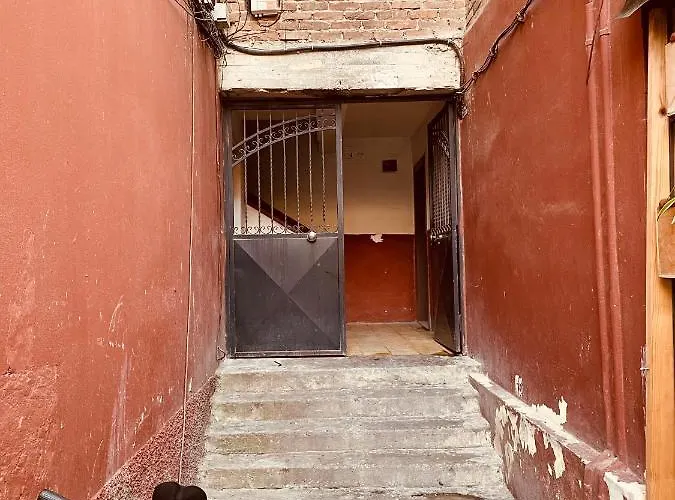 2, Διαμέρισμα Τίρανα